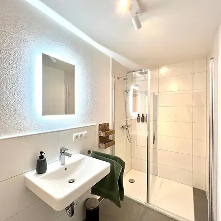 Vyne Apartments - Studio - Privater Hof - Parkplatz - Nahe Weinstrasse Apartamento *