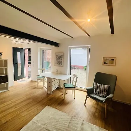 Vyne - - Privater Hof - Parkplatz - Nahe Weinstrasse アパート Grossfischlingen